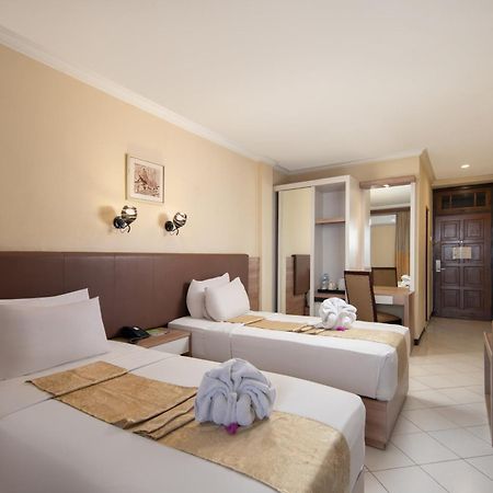 Royal Hotel And Convention Tretes Prigen Exterior foto